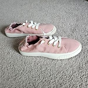 Tommy Bahama sneakers